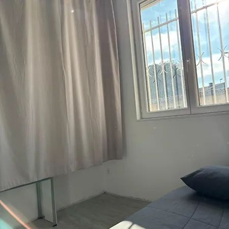 Prázdninový dům Charmante Maison Avec Jardin Proche Du Centre De *